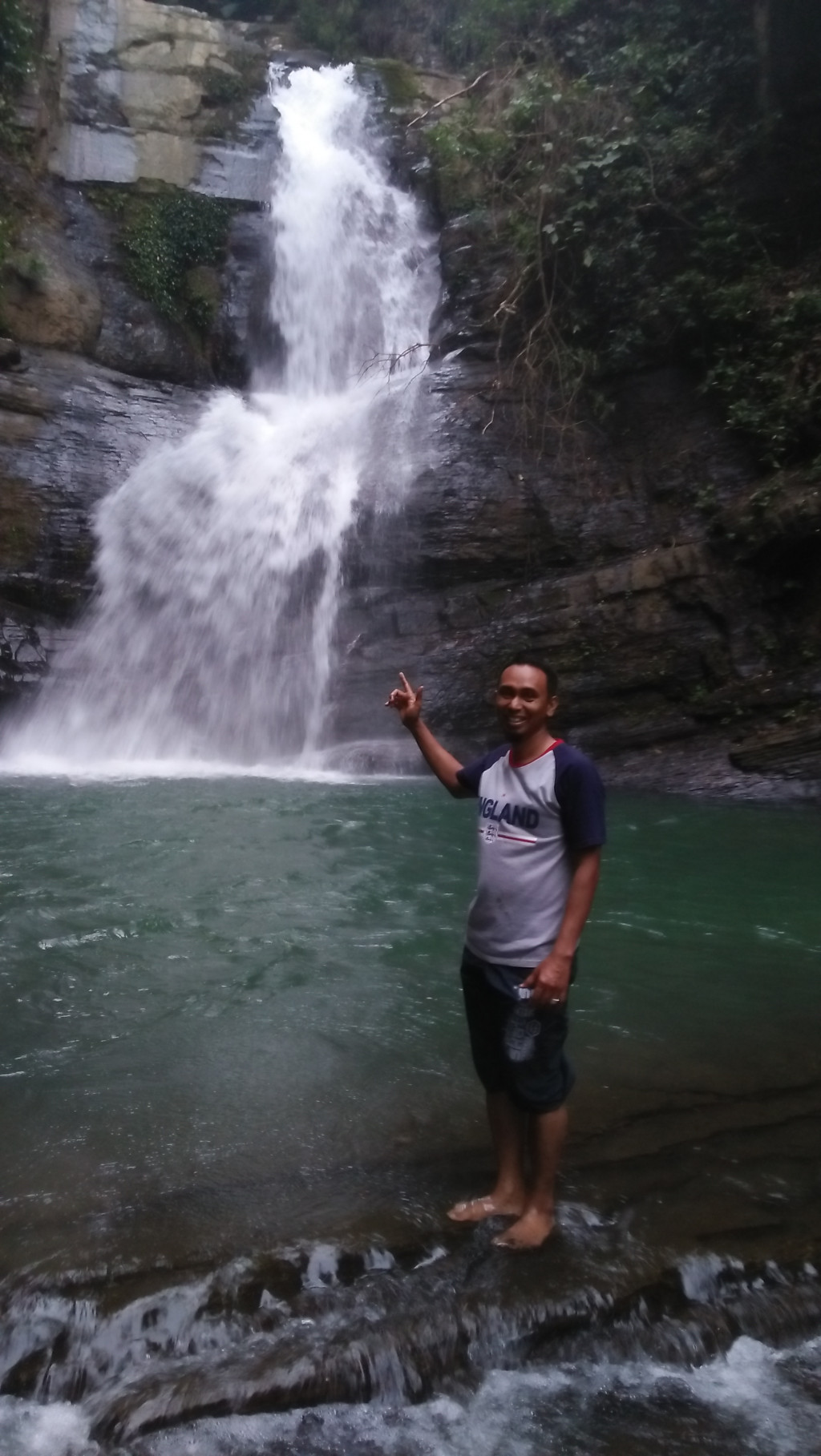 Wisata Air Terjun Alue Ie Sijuk